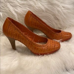 Andrew Gellero, orange letter heels - girly 7 M